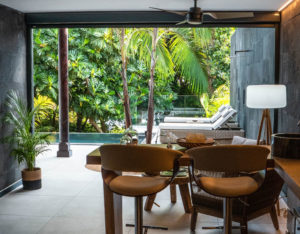 Pool Lodge au Palm Hôtel & Spa